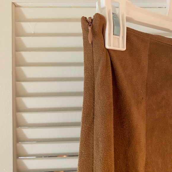 BB Dakota Suede Skirt, Size Small - Picture 3 of 3